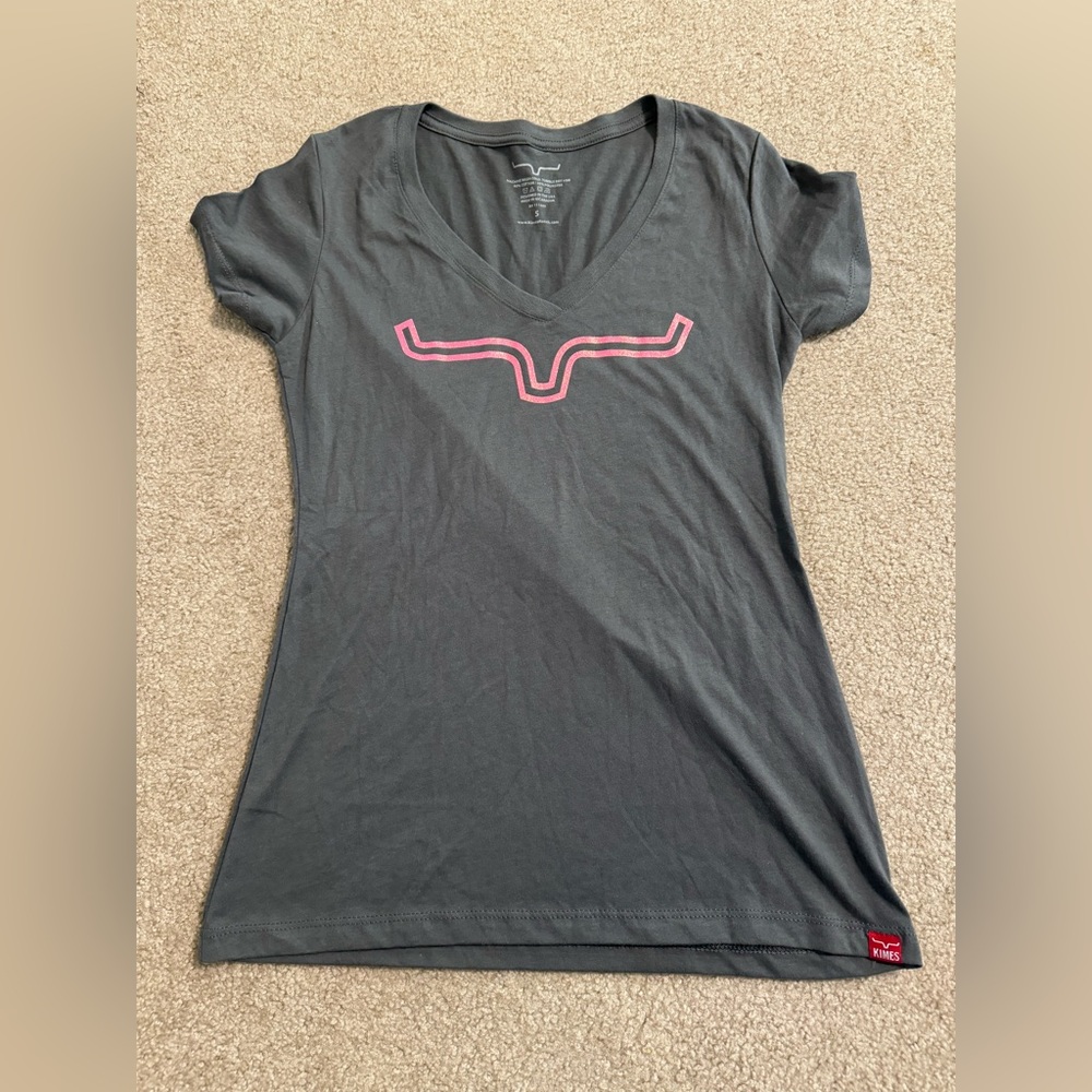 WOMENS KIMES RANCH T SHIRT SIZE SMALL BRAND NEW